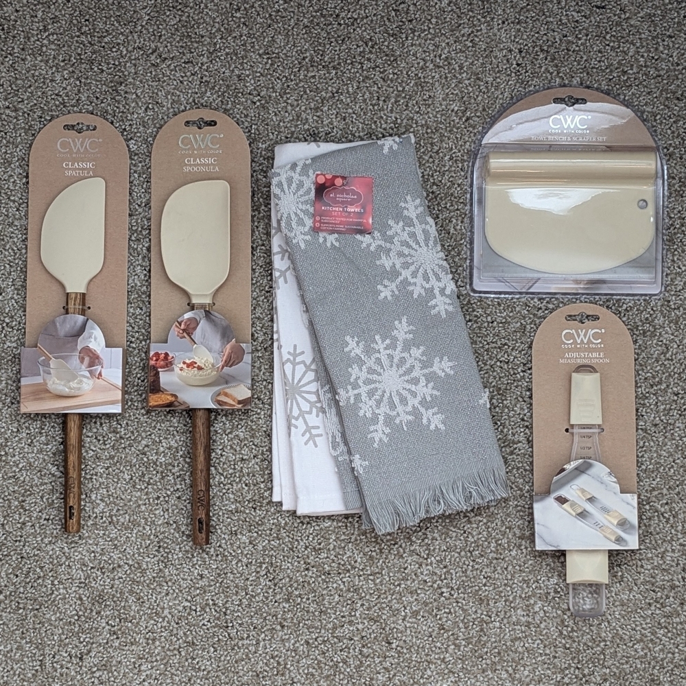 CWC Kitchen Utensil and Towel Set